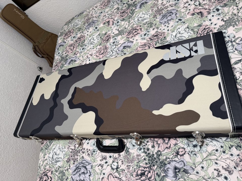 ESP / LTD Snakebyte Camo James Hetfield limited edition 2026 NUEVA