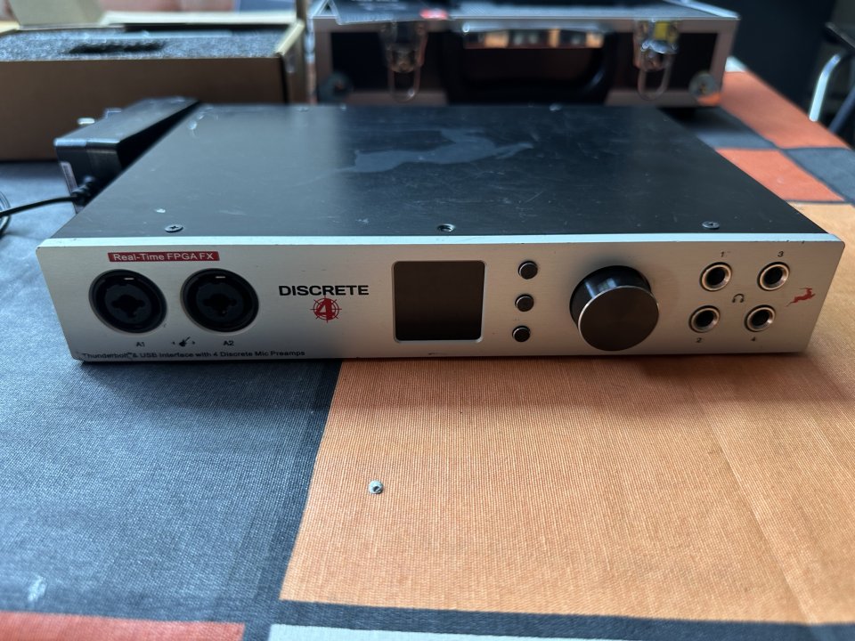 Antelope Discrete 4+ EDGE SOLO+VERGE de segunda mano · Foto 5 de 7 · Navarra · 700 €
