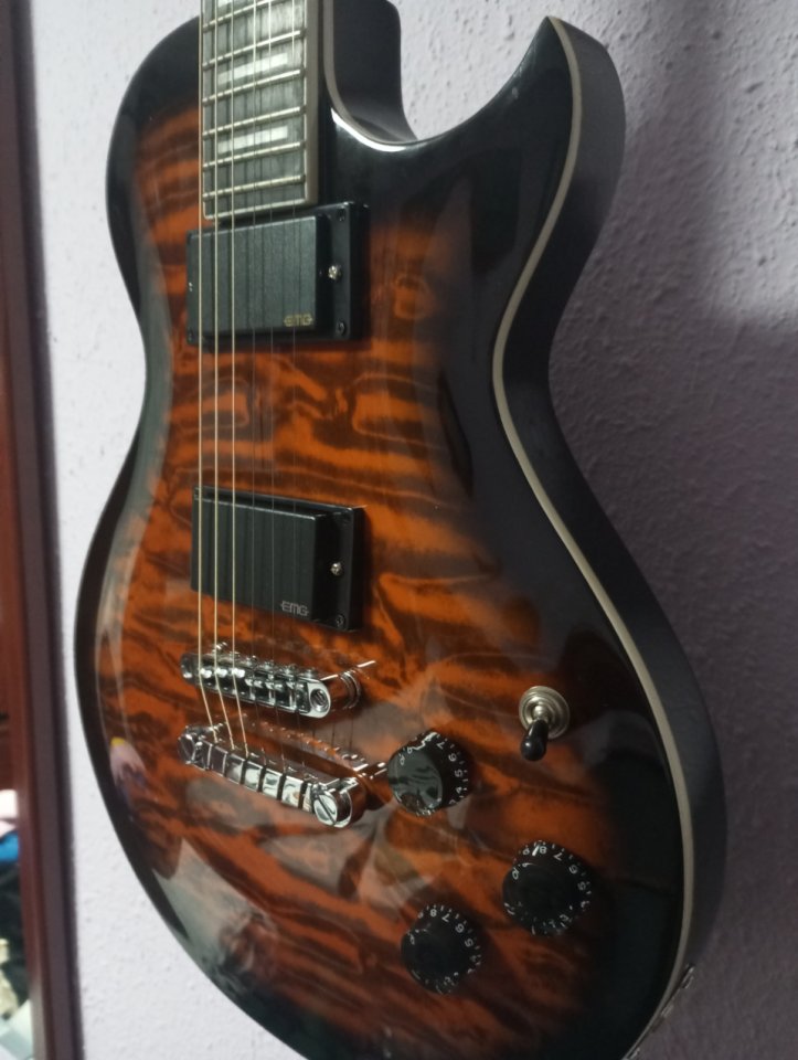 Ibanez art120 con EMGs de segunda mano · Foto 2 de 7 · Bizkaia · 295 €