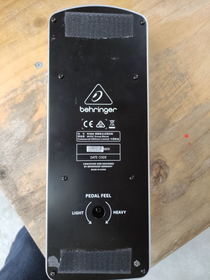 BEHRINGER FC 600 - Pedal de Vol y Exp de segunda mano · Foto 9 de 9 · Bizkaia · 25 €
