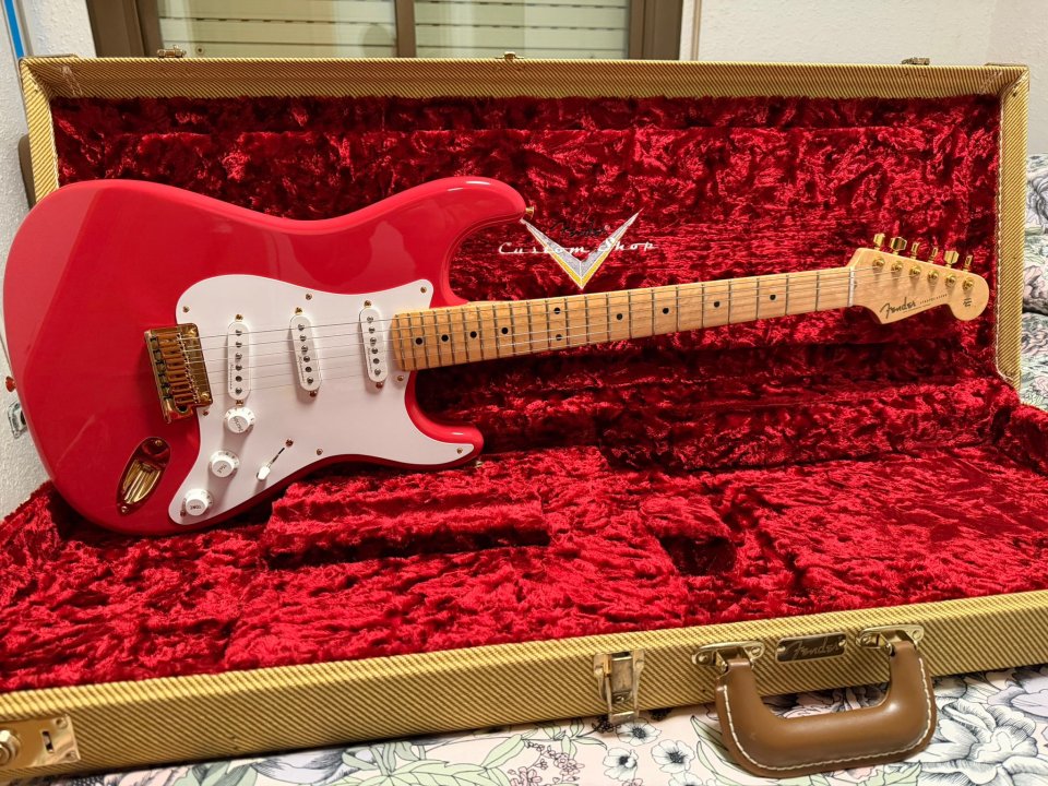 Fender 56 Strat NOS Fiesta Red GH de segunda mano · Foto 1 de 8 · Tarragona · 3200 €