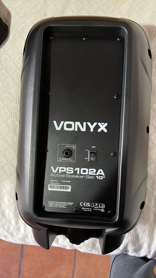 Pack de altavoces Vonyx de segunda mano · Foto 1 de 9 · Huelva · 200 €