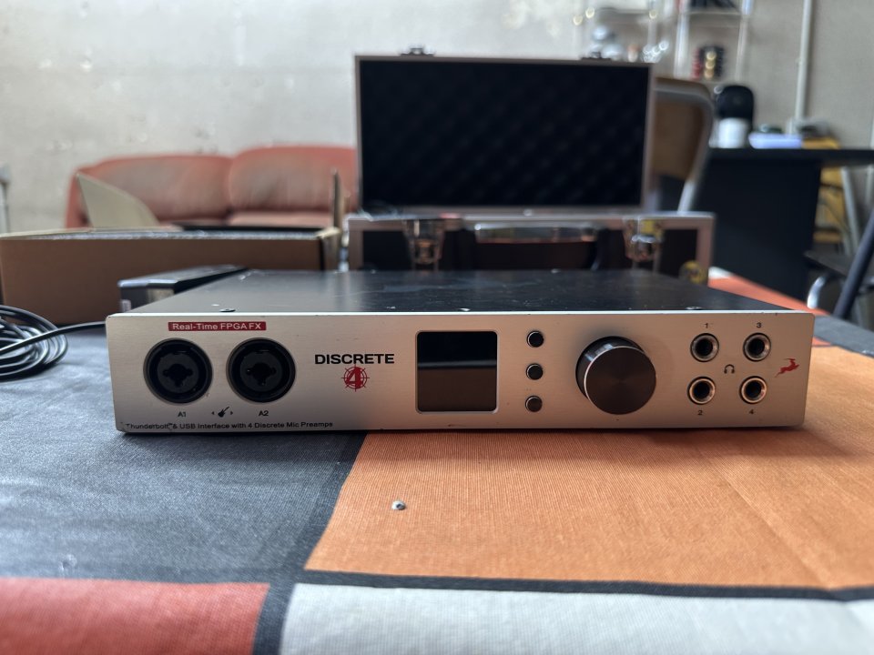 Antelope Discrete 4+ EDGE SOLO+VERGE de segunda mano · Foto 6 de 7 · Navarra · 700 €