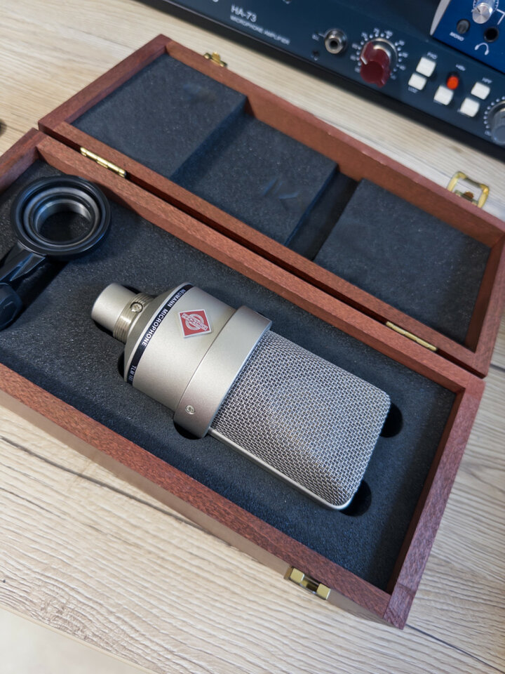 Neumann TLM103