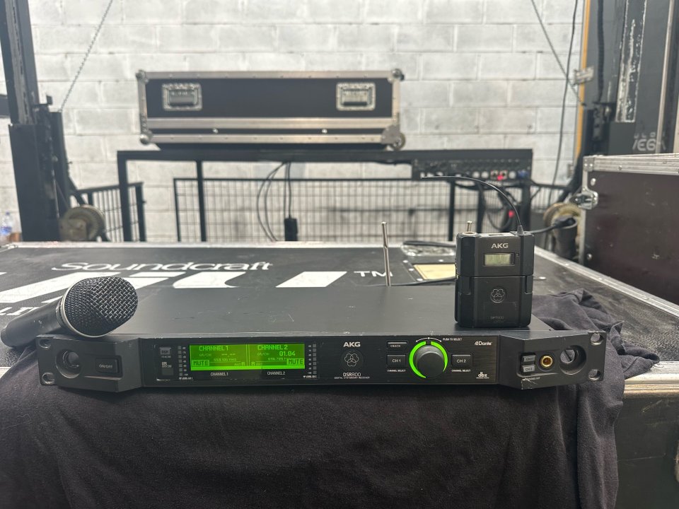 Akg Dsr 800 micro inalámbrico de segunda mano · Foto 1 de 5 · Cantabria · 1000 €