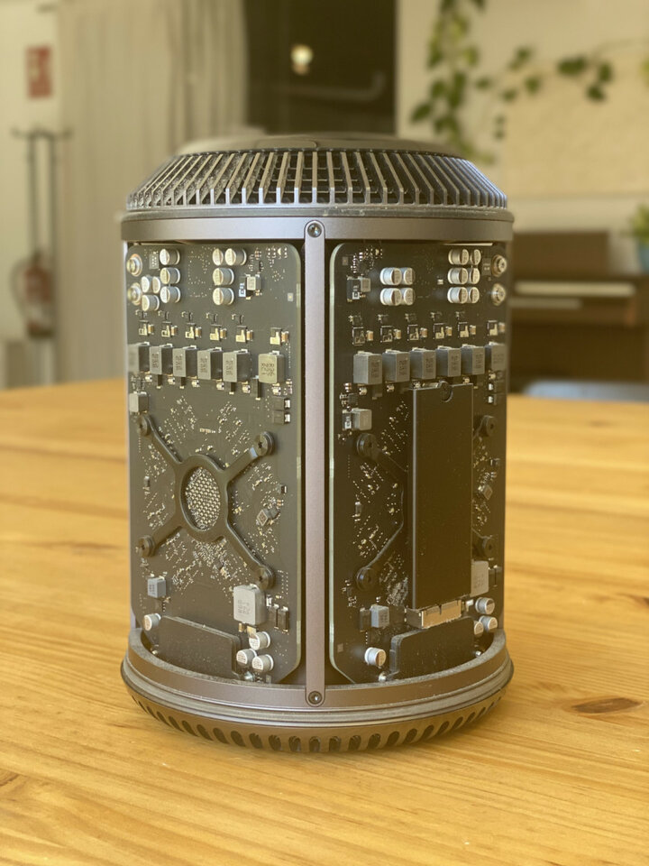 Mac Pro 6.1 (6 Nucleos/12 hilos) 3,5Ghz RAM64GB SSD 1TB y Doble Gráfica 6Gb