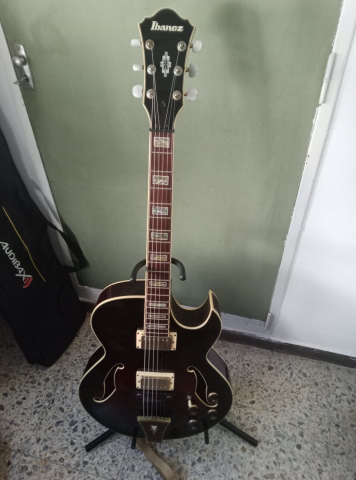 Ibanez AG 95 de segunda mano · Foto 1 de 6 · Salamanca · 500 €