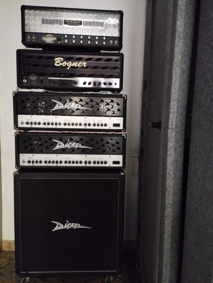 Pantalla Diezel 4x12 front loaded V30