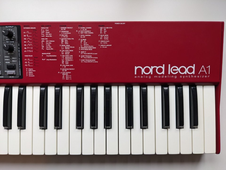 Sintetizador Nord Lead A1 de segunda mano · Foto 2 de 5 · Castellón · 700 €