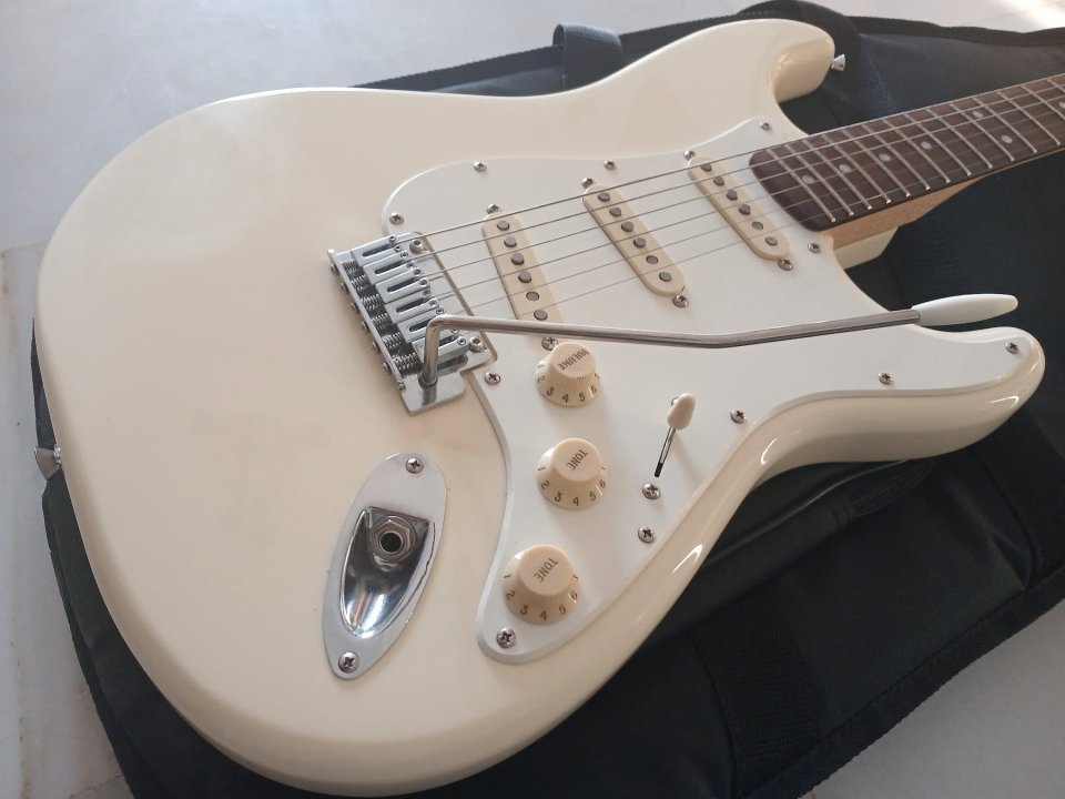 Partcaster Mojo Guitars con set completo Fender Tex mex y clavijeros Schaller 70 de segunda mano · Foto 4 de 8 · Sevilla · 450 €