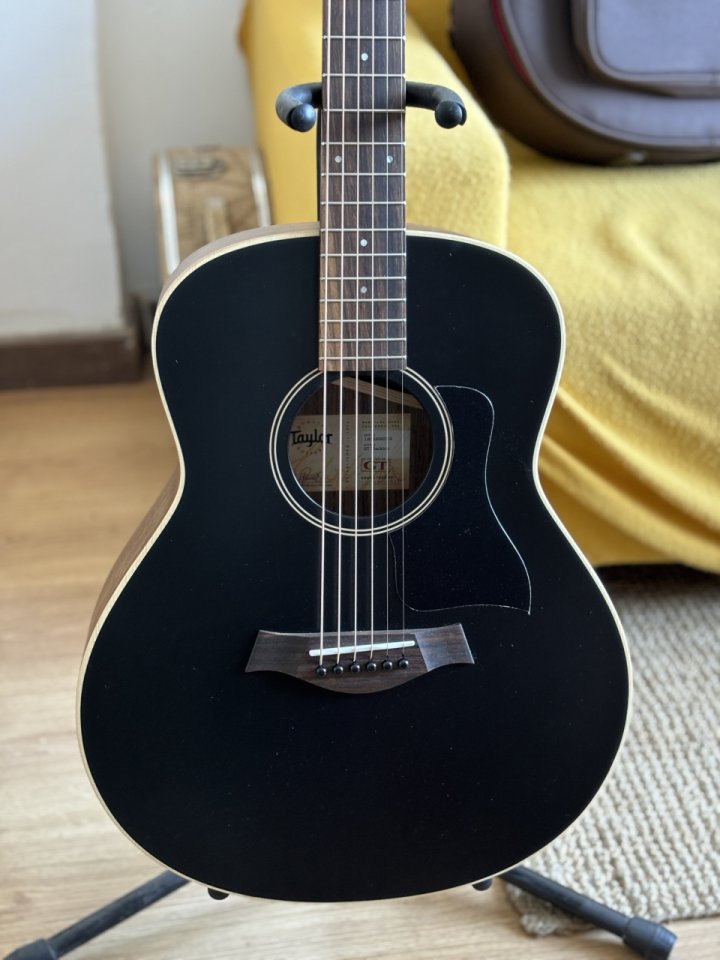 Guitarra TAYLOR AD11 GT blacktop NUEVA!