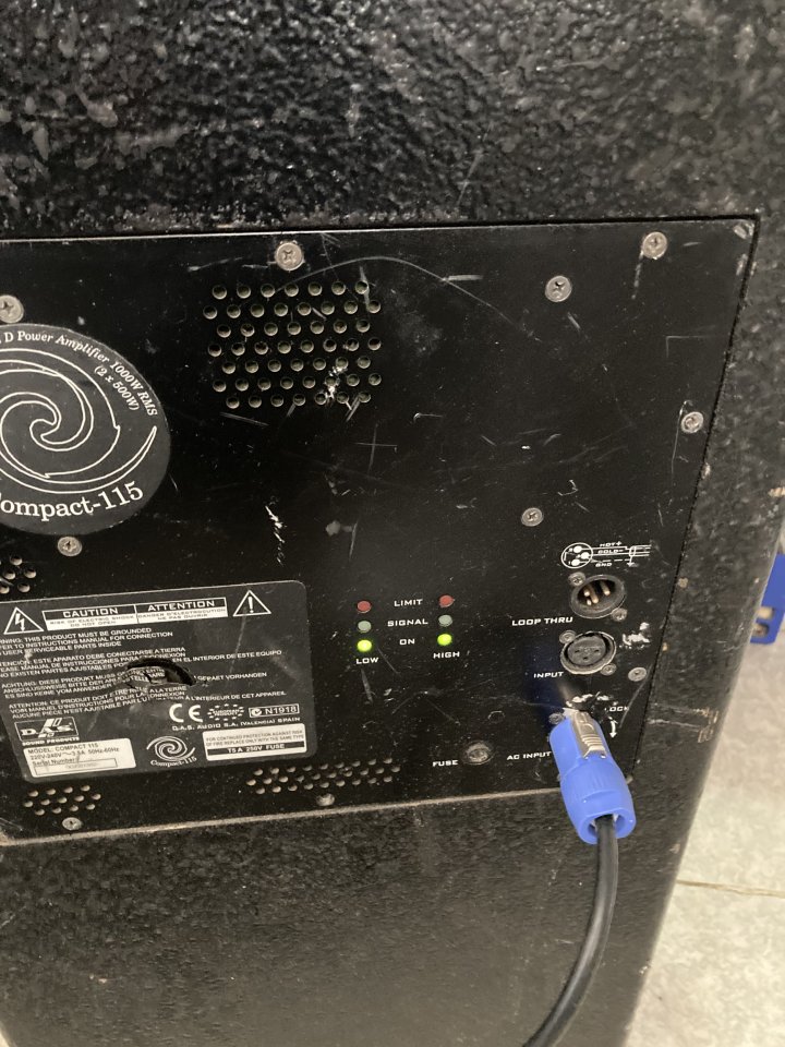Altavoces de 2 cajas DAS de segunda mano · Foto 3 de 3 · Almería · 400 €