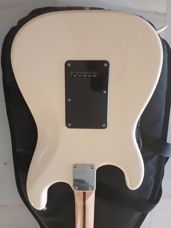 Partcaster Mojo Guitars con set completo Fender Tex mex y clavijeros Schaller 70 de segunda mano · Foto 6 de 8 · Sevilla · 450 €