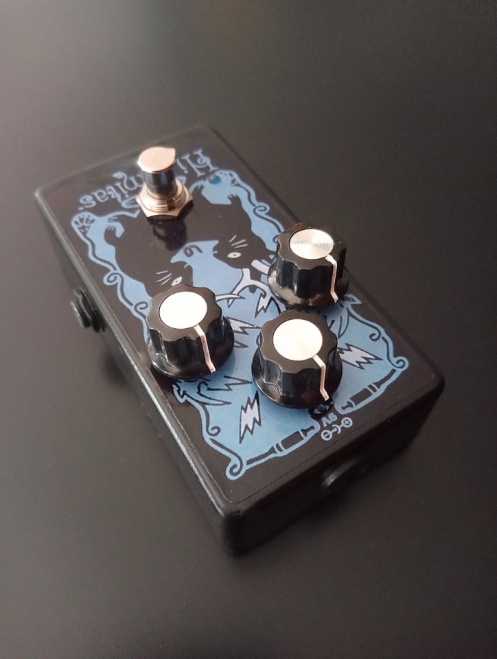 ‼️ENVIO INCLUIDO. Tipo Fuzz Sustainar Hizumitas Black