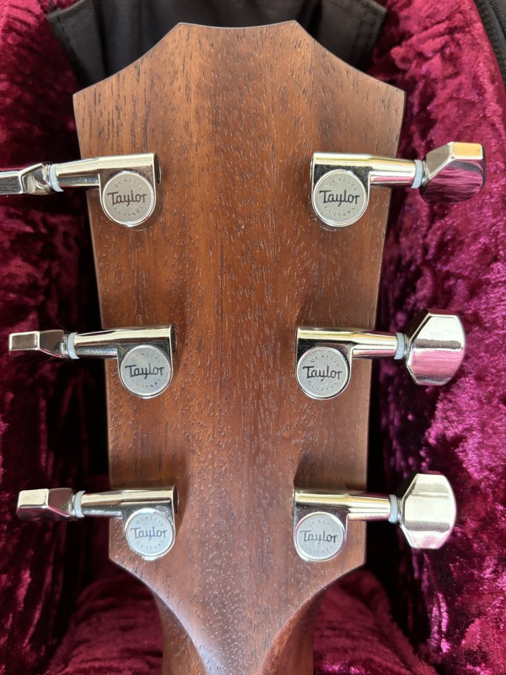 Guitarra TAYLOR AD11 GT blacktop NUEVA!