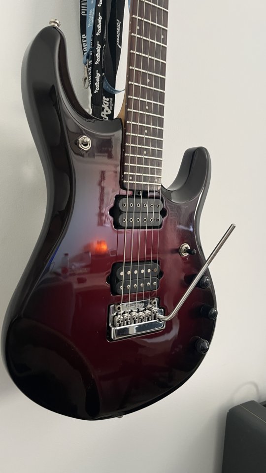(o Cambio) Ernie Ball MusicMan JP6 Petrucci 2003 Piezo de segunda mano · Foto 1 de 10 · Málaga · 2390 €