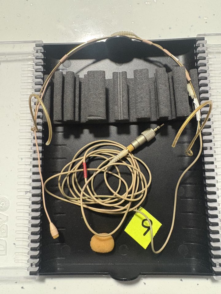 Vendo dos micrófonos de diadema Dpa 4066-F por 350€ cada una independientemente o si te llevas las dos por 600€ de segunda mano · Foto 5 de 6 · Madrid · 350 €