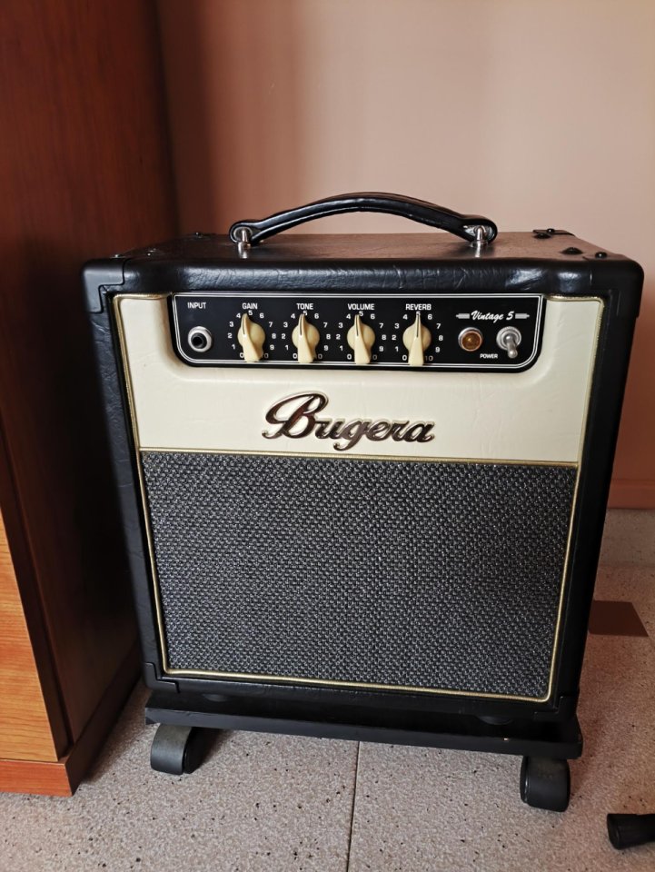 Amplificador Bugera V5  NO infinum