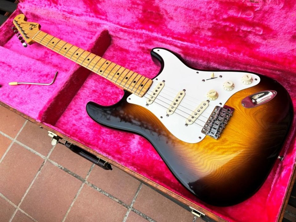 Tokai ST-80 Springy Sound 1980 - Golden Sunburst