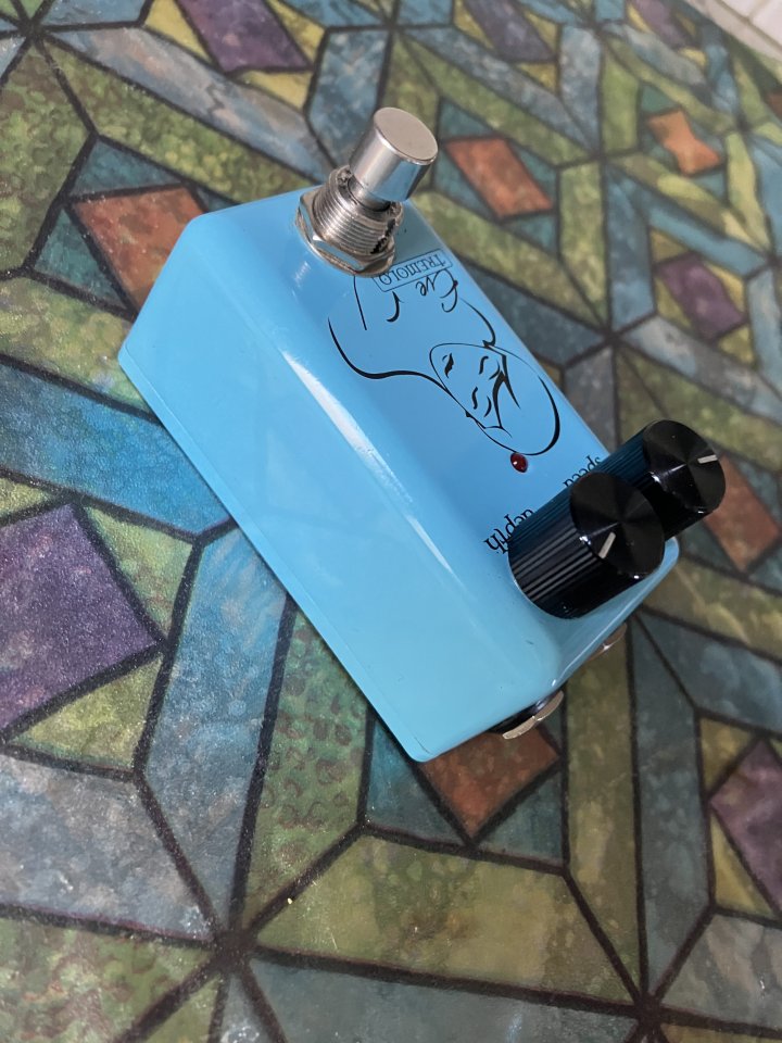 Red Witch Seven Sisters Eve Tremolo de segunda mano · Foto 3 de 4 · Madrid · 60 €
