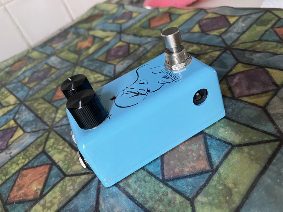 Red Witch Seven Sisters Eve Tremolo de segunda mano · Foto 4 de 4 · Madrid · 60 €