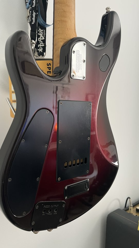 (o Cambio) Ernie Ball MusicMan JP6 Petrucci 2003 Piezo de segunda mano · Foto 5 de 10 · Málaga · 2390 €