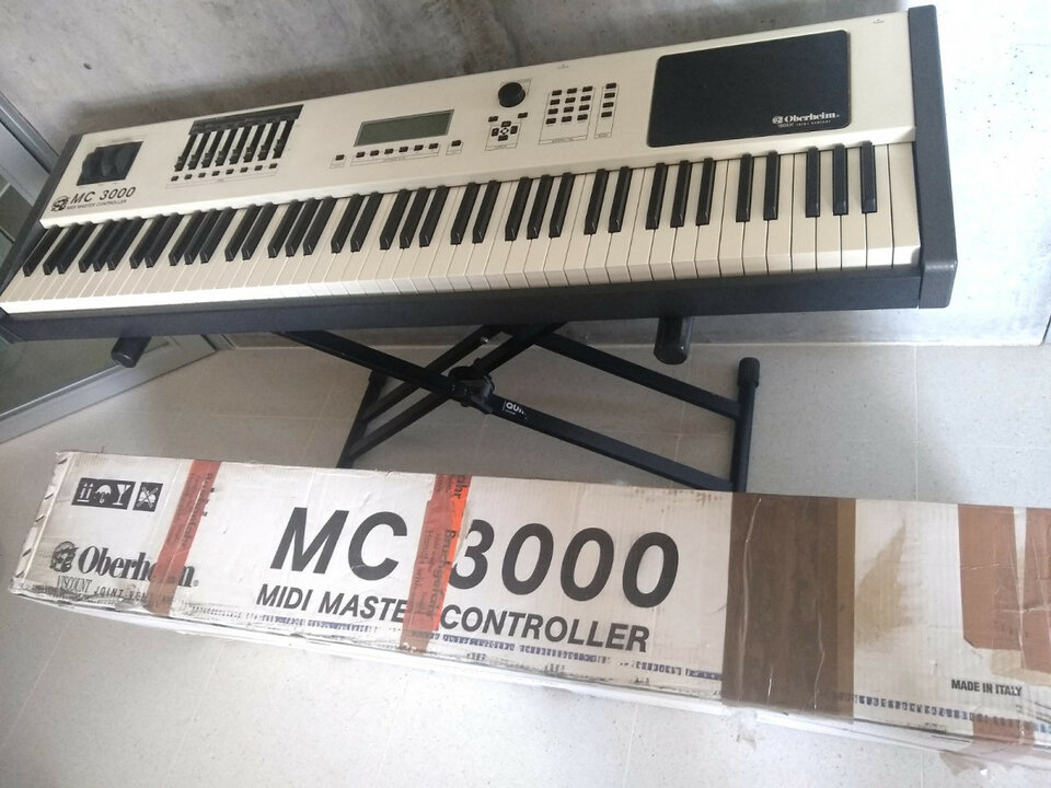 Teclado controlador Oberheim MC 3000