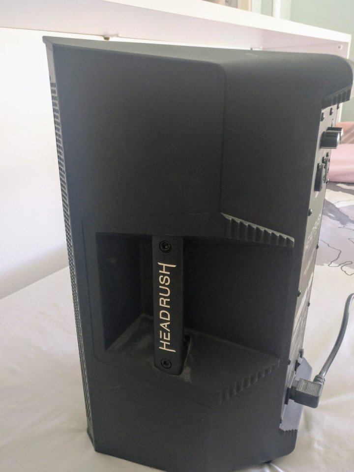 Headrush FRFR 108 MKII de segunda mano · Foto 2 de 6 · Madrid · 200 €