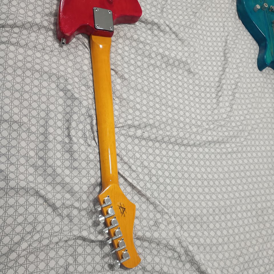 Guitarra eléctrica de segunda mano · Foto 5 de 6 · Málaga · 120 €