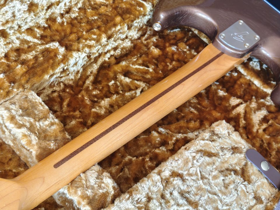 Fender Bruno Mars Signature Stratocaster 2023 - Mars Mocha