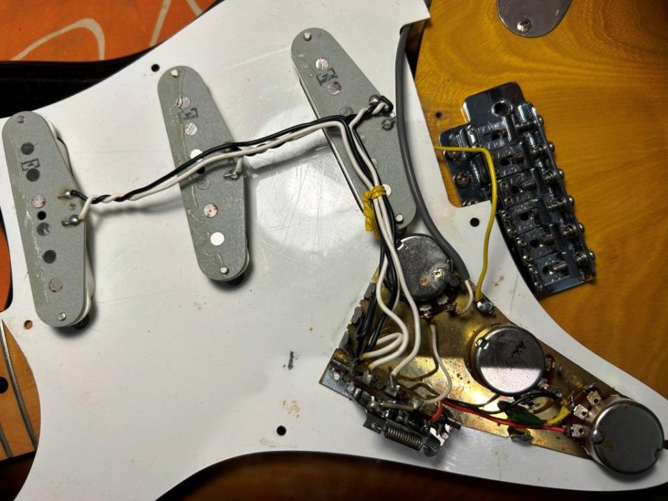 Tokai ST-80 Springy Sound 1980 - Golden Sunburst