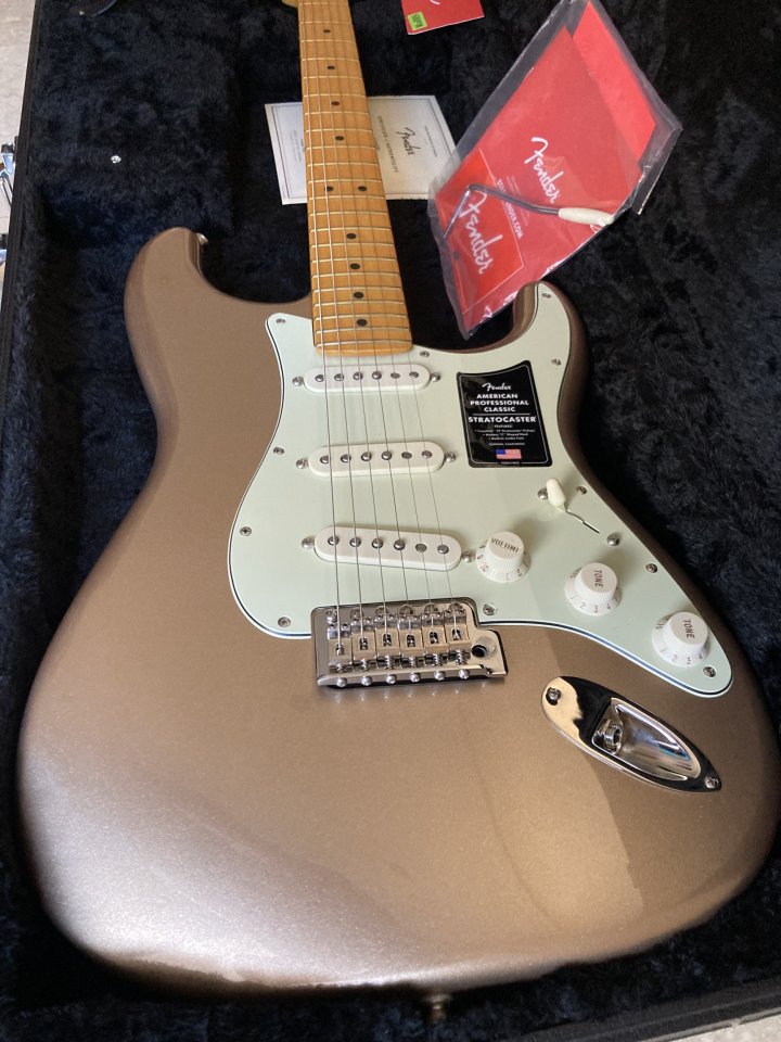 Fender American Pro Classic de segunda mano · Foto 2 de 10 · Valencia · 1250 €