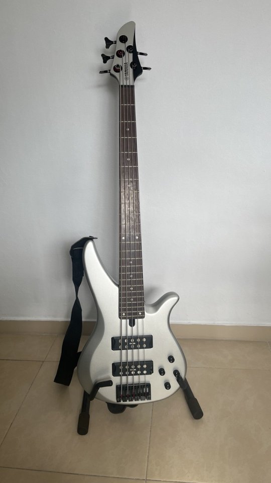 Bajo Yamaha RBX375 5 cuerdas - Activo - Impecable