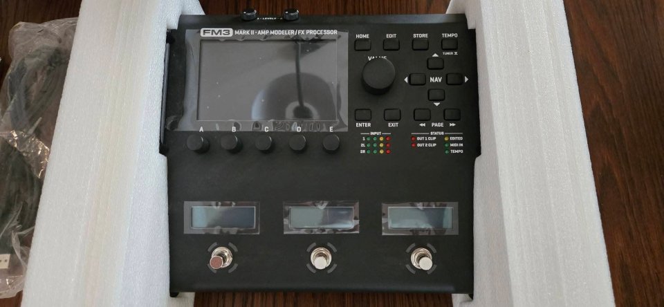 Fractal Audio FM3 Mark Il Turbo + Cab packs & IRs extra de segunda mano · Foto 2 de 3 · Madrid · 1050 €