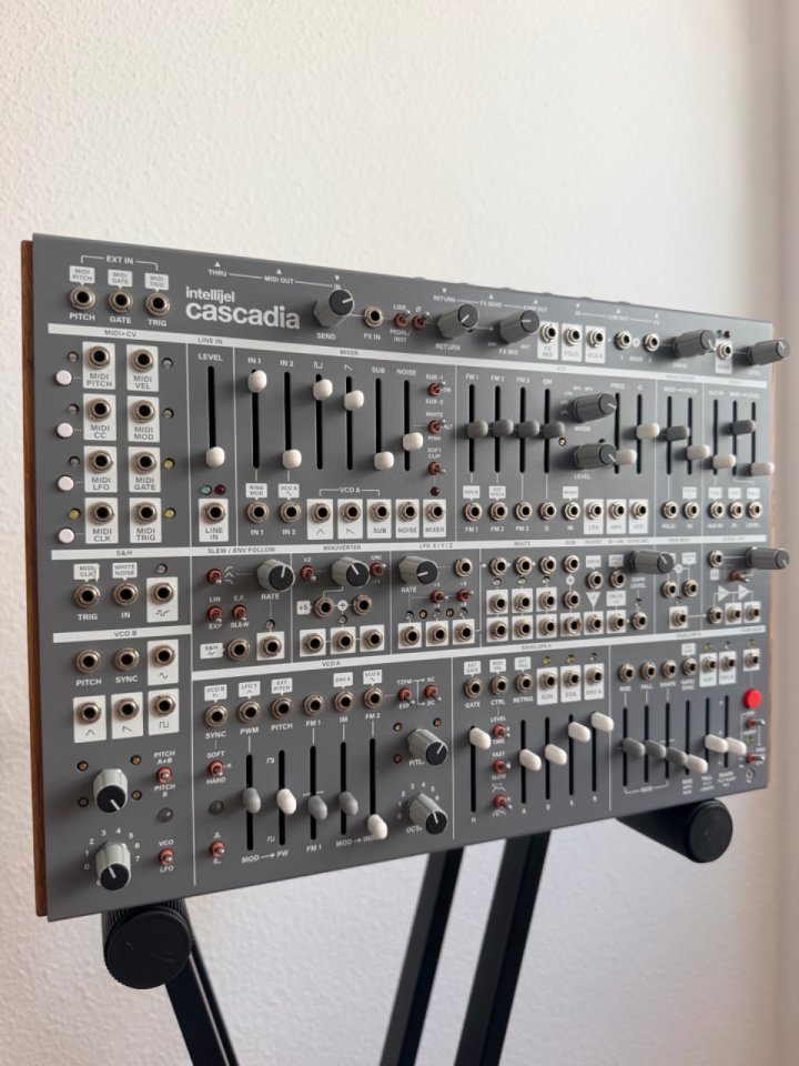 Intellijel Cascadia de segunda mano · Foto 3 de 7 · Alicante · 1599 €