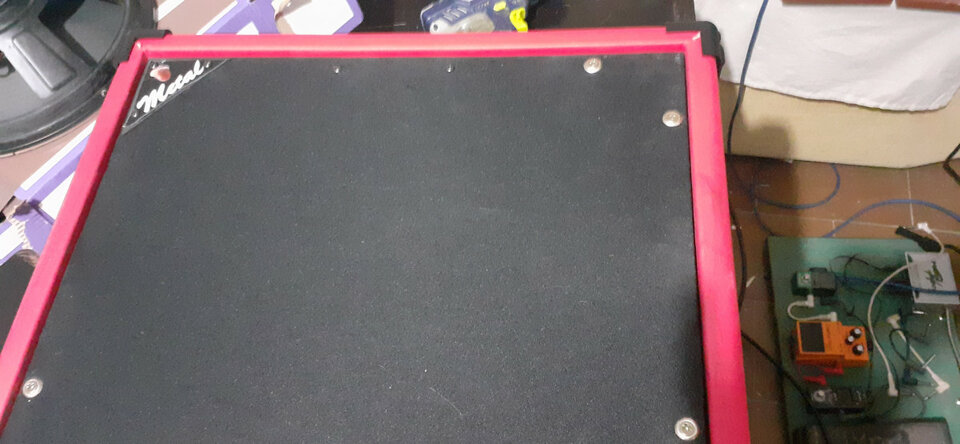 Pantalla artesanal 1x12 tolex rojo 1x12