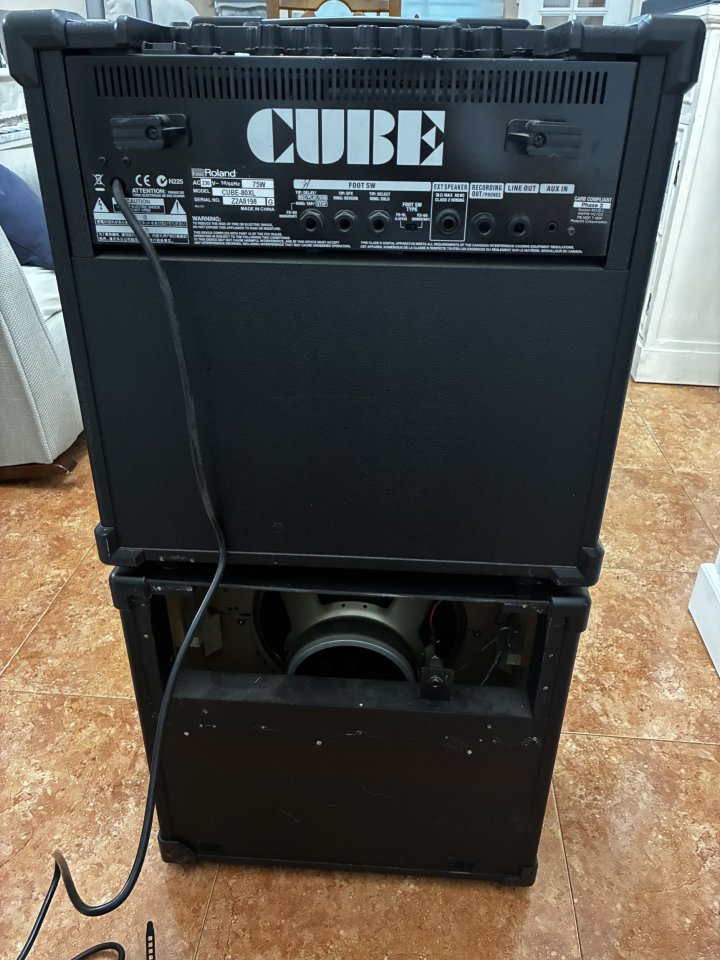 Vendo/Cambio Roland Cube 80XL con 2 Celestion V30 instalados de segunda mano · Foto 4 de 8 · Jaén · 299 €