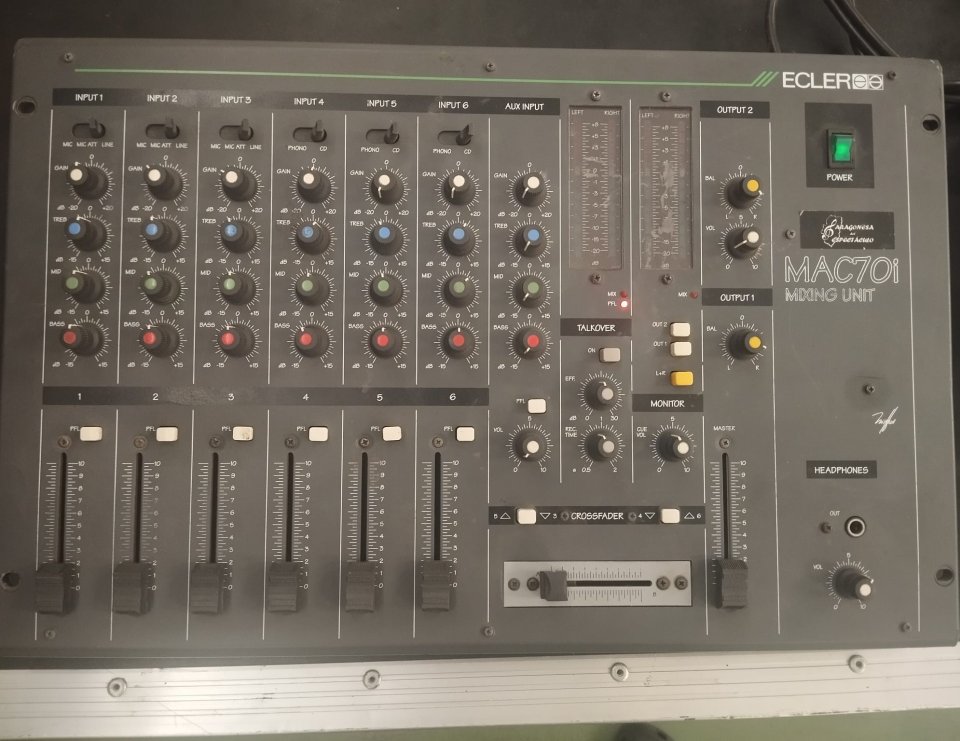 Mesa mezclas Ecler Mac70 de segunda mano · Foto 1 de 3 · Zaragoza · 330 €