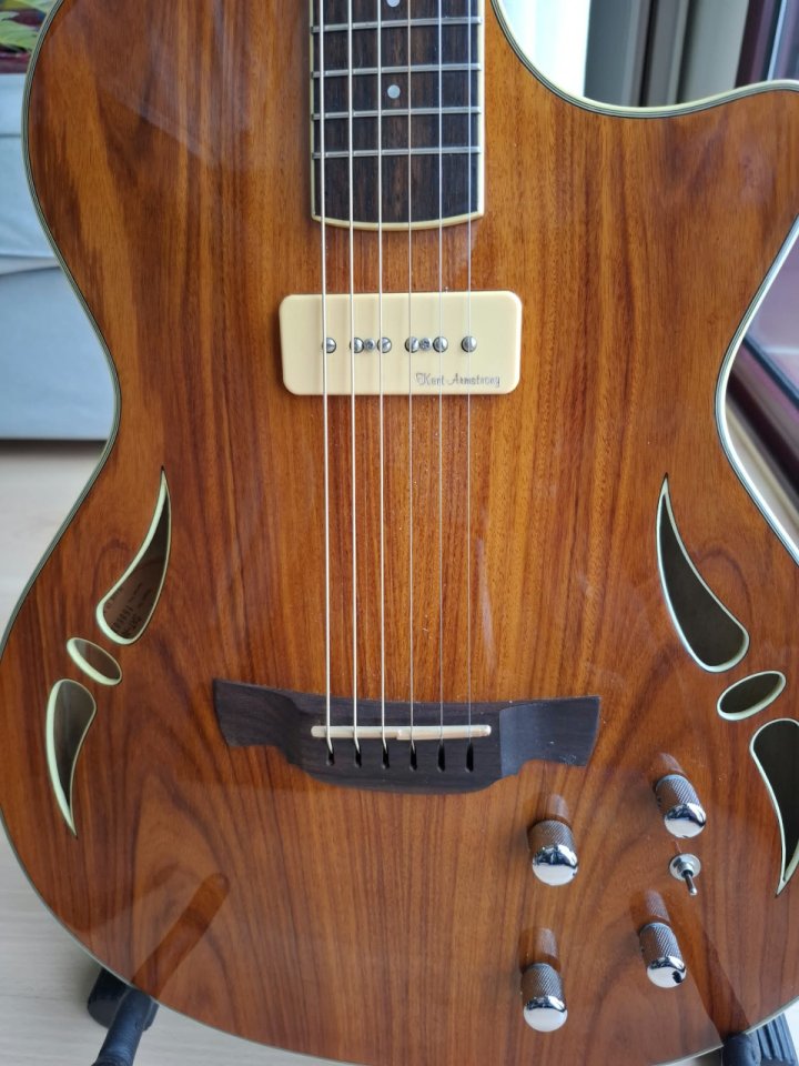 Crafter SAT-ARW guitarra semiacústica con piezo de segunda mano · Foto 3 de 7 · Asturias · 385 €