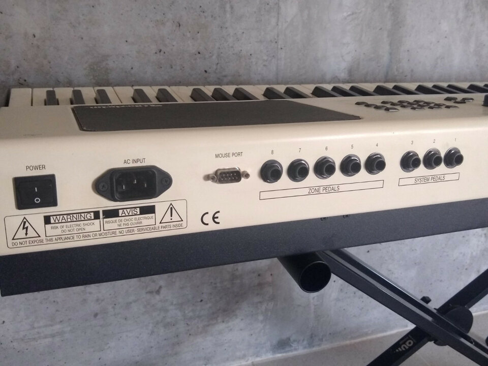 Teclado controlador Oberheim MC 3000