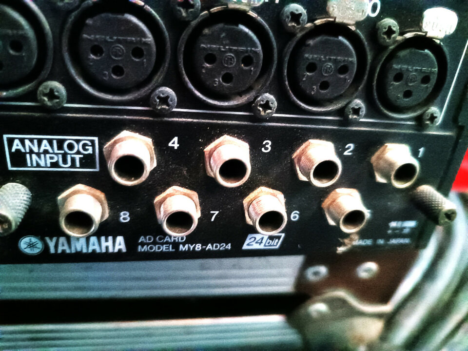 Mesa de sonido Yamaha LS-9  16 / 24 canales.