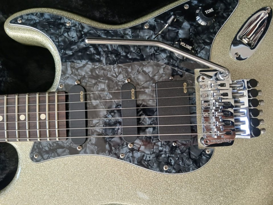 CHARVEL SUPER STOCK Ltd. Silver Sparkle