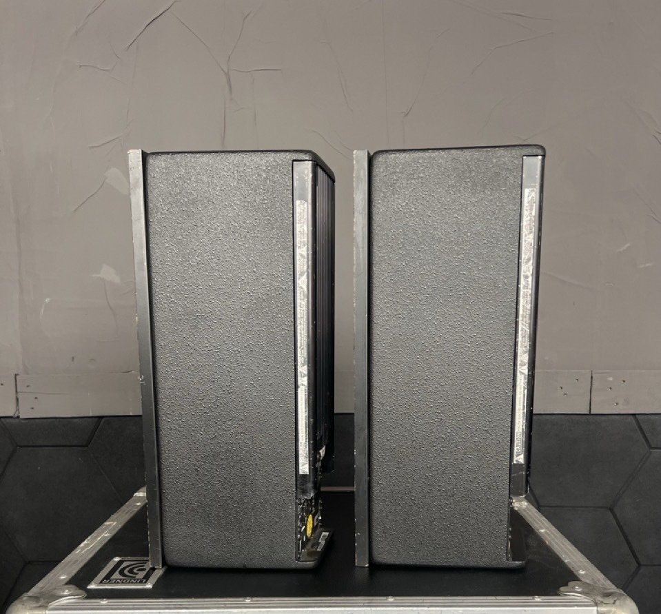 2 Meyer Sound UPM-1P de segunda mano · Foto 2 de 2 · Murcia · 1800 €