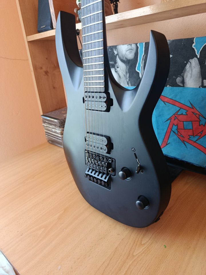 Solar Guitars A1.6FR SVART+(acepto cambios) de segunda mano · Foto 3 de 8 · Madrid · 800 €