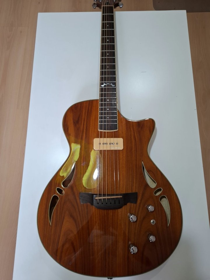 Crafter SAT-ARW guitarra semiacústica con piezo de segunda mano · Foto 1 de 7 · Asturias · 385 €