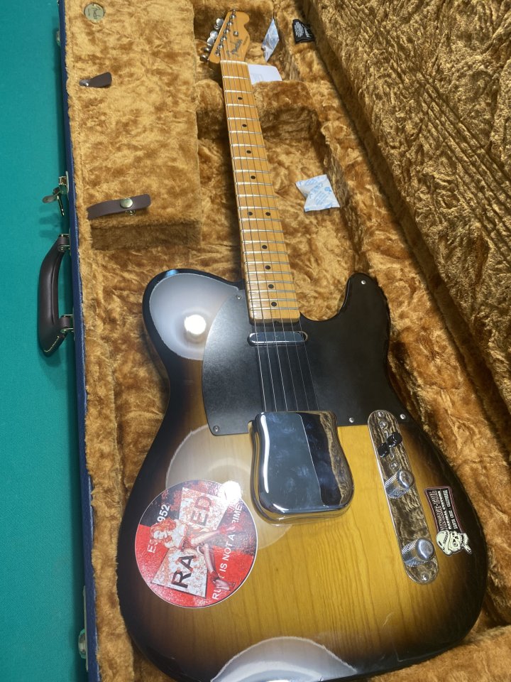 Guitarra fender telecaster