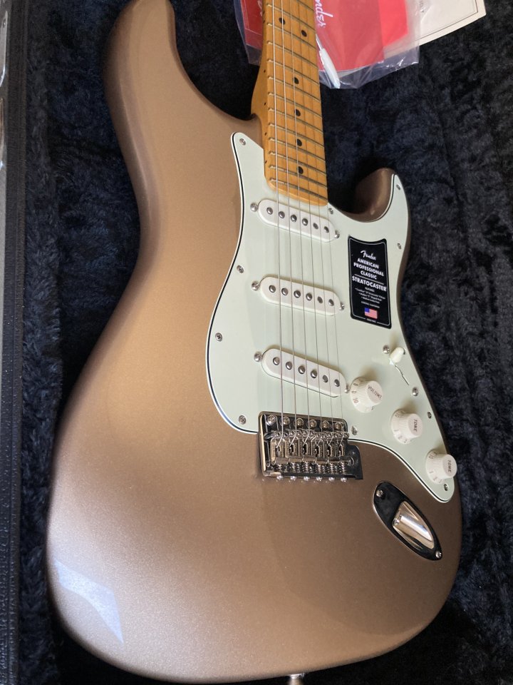 Fender American Pro Classic de segunda mano · Foto 7 de 10 · Valencia · 1250 €