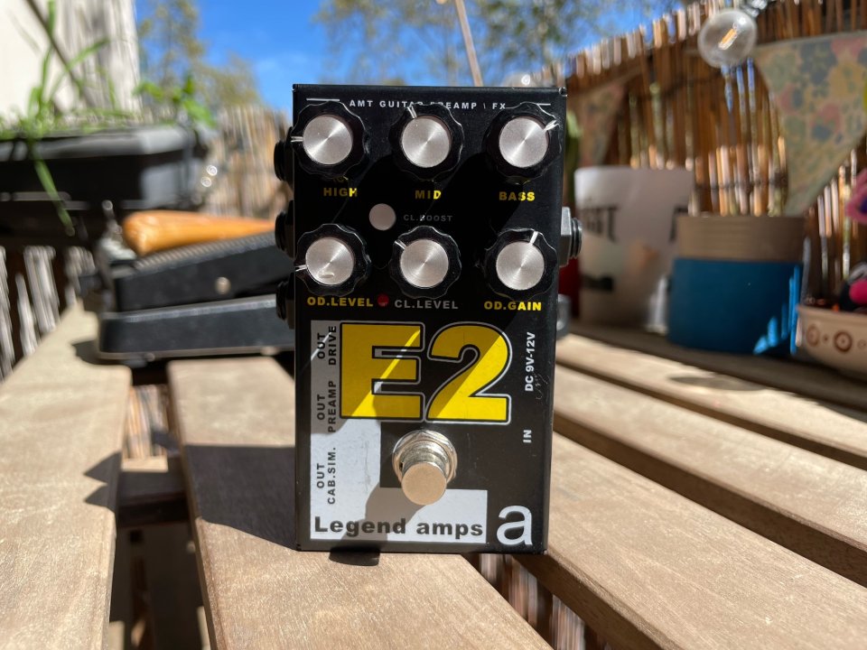 Amt Electronics E2 (preamp tipo Engl)