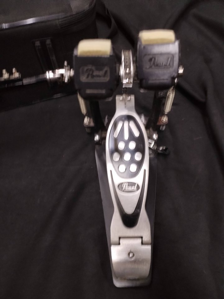 Doble pedal bombo PEARL - P122