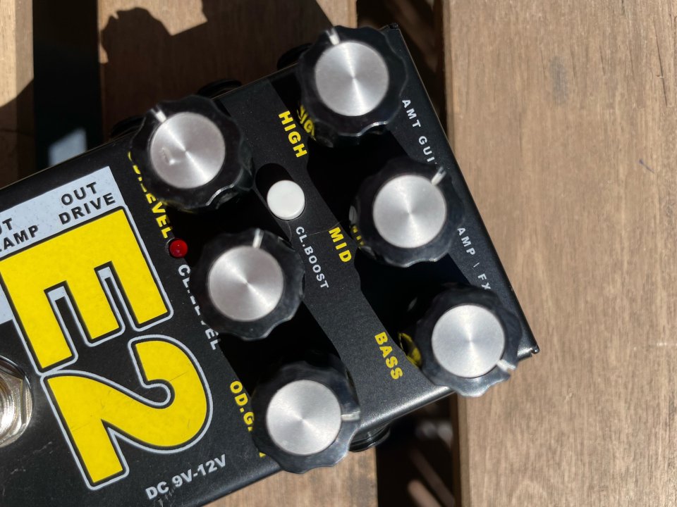 Amt Electronics E2 (preamp tipo Engl)